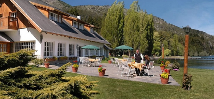 La hostería está ubicada en San Carlos de Bariloche y permanece cerrada