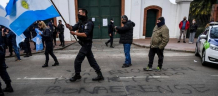 Efectivos de la policía bonaerense se manifestaron frente a la Quinta de Olivos