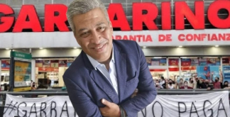 Carlos Rosales, el dueño de Garbarino que compra empresas en estado terminal, está trabajando contrarreloj para que el Grupo Prof no se vea afectado. Sus socios temen por otros emprendimientos