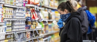 Para la Casa Rosada, “la suba de los commodities ya no es un argumento válido”, pero al nuevo equipo económico le preocupa la recurrente remarcación en los supermercados. 