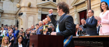 El presidente brindó un discurso de más de una hora. Si bien no abandonó sus pirotécnicas frases, convocó a un acuerdo con la oposición para el 25 de mayo, en Córdoba. 