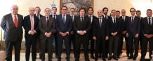 En la residencia de la embajada de la Argentina en Madrid, el presidente Milei participó de un encuentros con ejecutivos.