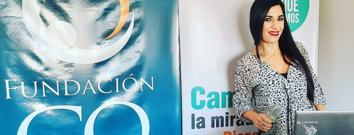 Dialogamos con la Licenciada en Comunicación Social, Karina Vimonte, fundadora y presidente de CODIS, del programa "Somos lo que Hacemos", pionera en naturalizar la temática de la discapacidad en los medios de comunicación.