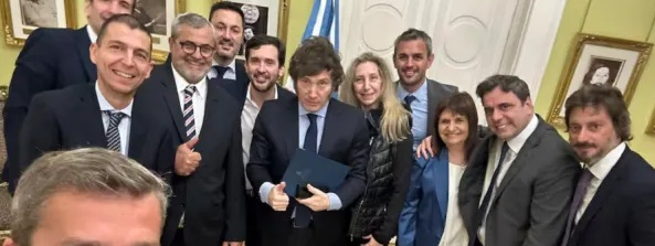 Lo que nadie vio venir es que la traición llegaría tan lejos. La foto con Milei de cinco de ellos rebalsó un límite insospechado.